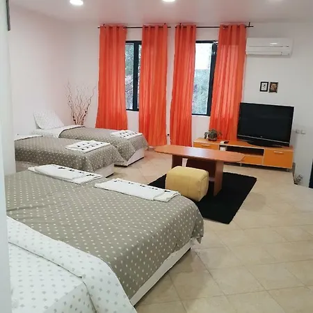 Нощувки Шумен Apartment